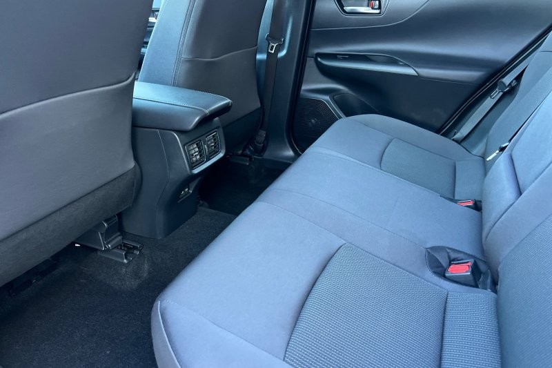 Toyota Venza Vehicle Full-screen Gallery Image 12