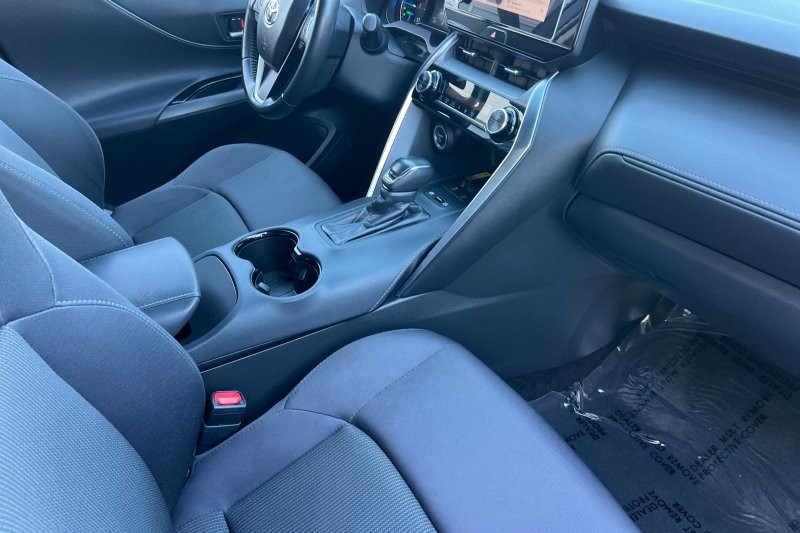 Toyota Venza Vehicle Full-screen Gallery Image 16