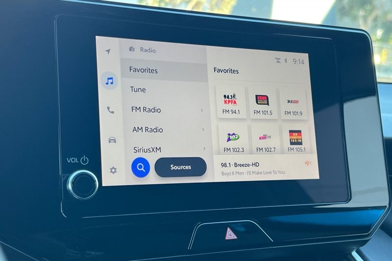 Toyota Venza Vehicle Full-screen Gallery Image 19
