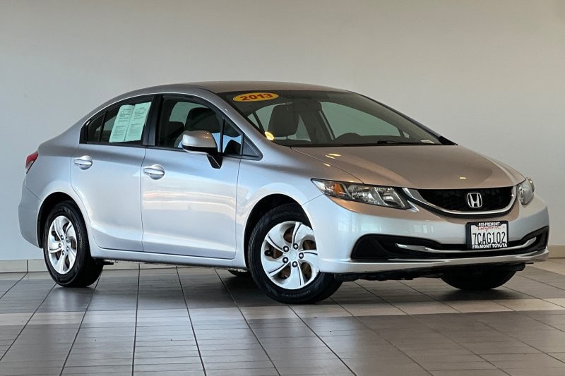 Honda Civic Sedan Vehicle Full-screen Gallery Image 02