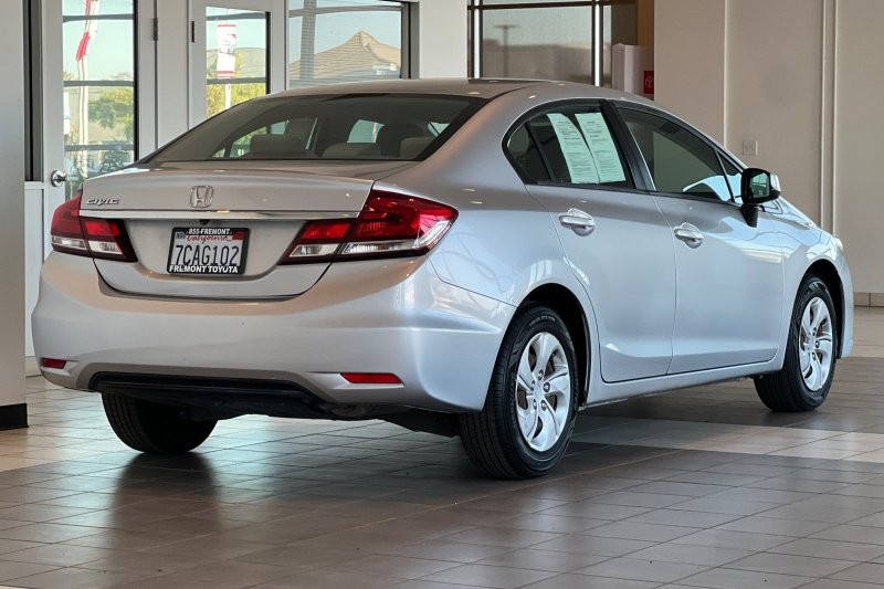 Honda Civic Sedan Vehicle Full-screen Gallery Image 04
