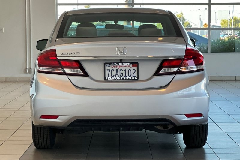 Honda Civic Sedan Vehicle Full-screen Gallery Image 05