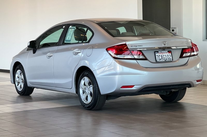 Honda Civic Sedan Vehicle Full-screen Gallery Image 06