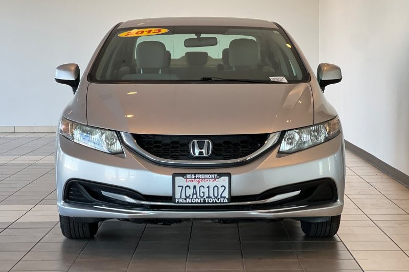 Honda Civic Sedan Vehicle Full-screen Gallery Image 09