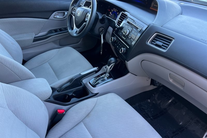Honda Civic Sedan Vehicle Full-screen Gallery Image 15