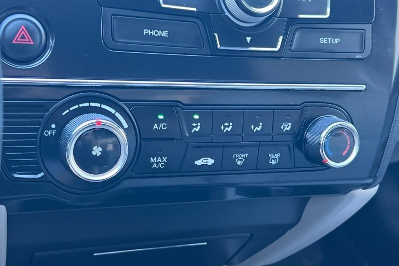 Honda Civic Sedan Vehicle Full-screen Gallery Image 19