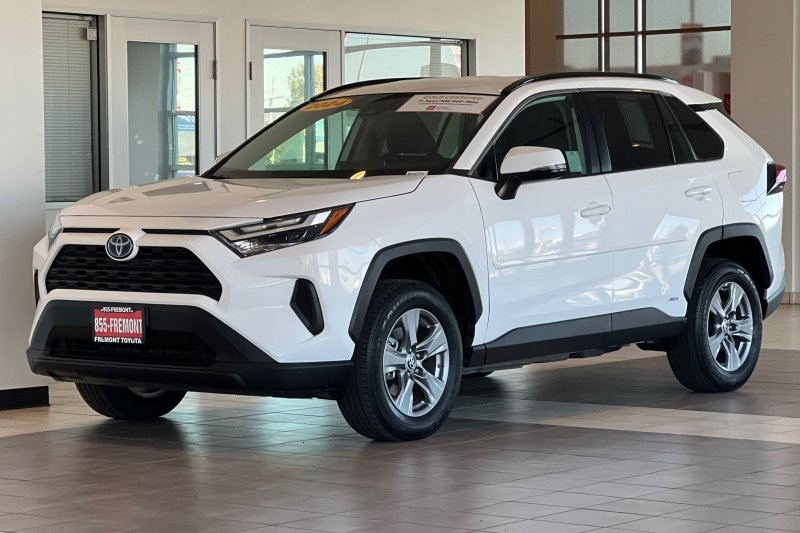 Toyota RAV4 Vehicle Full-screen Gallery Image 08