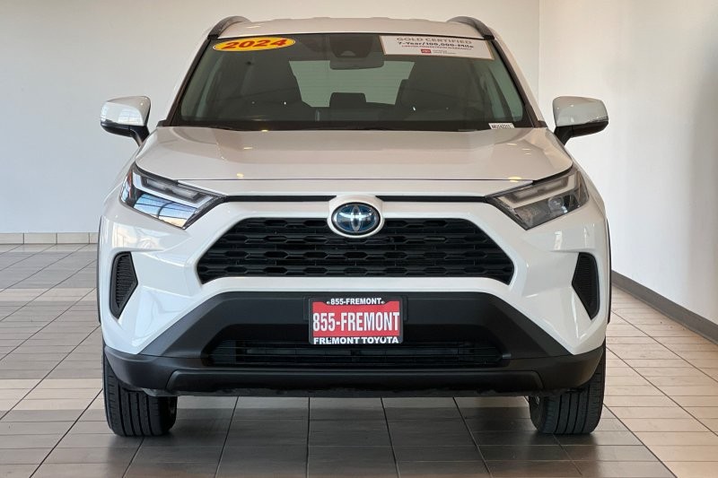 Toyota RAV4 Vehicle Full-screen Gallery Image 09