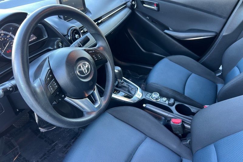 Toyota Yaris iA Vehicle Full-screen Gallery Image 10