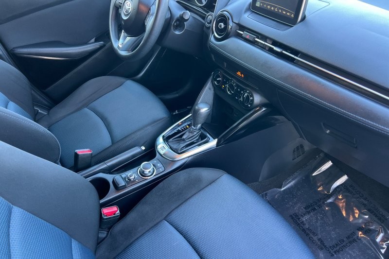 Toyota Yaris iA Vehicle Full-screen Gallery Image 15