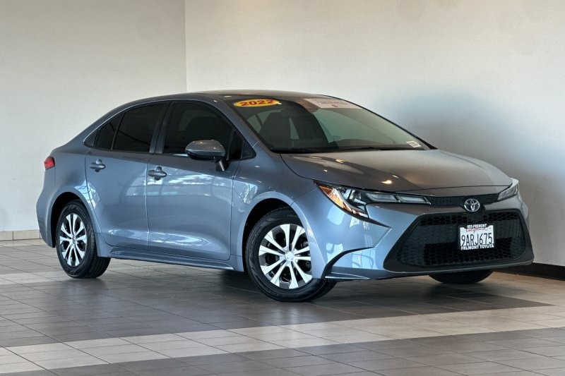 Toyota Corolla Hybrid Vehicle Full-screen Gallery Image 02