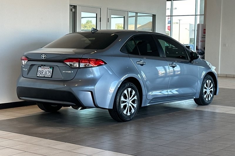 Toyota Corolla Hybrid Vehicle Full-screen Gallery Image 04