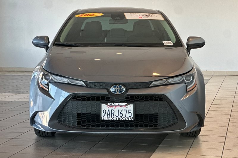 Toyota Corolla Hybrid Vehicle Full-screen Gallery Image 09