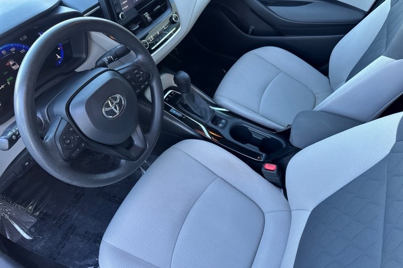 Toyota Corolla Hybrid Vehicle Full-screen Gallery Image 10
