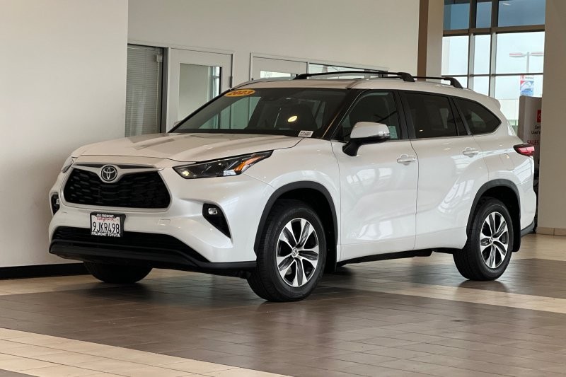 Toyota Highlander Vehicle Full-screen Gallery Image 08