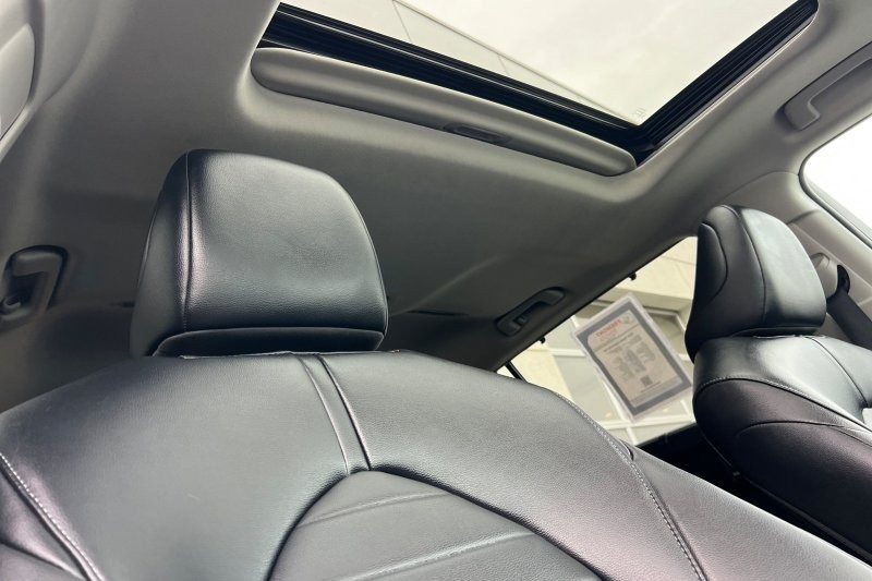 Toyota Highlander Vehicle Full-screen Gallery Image 18