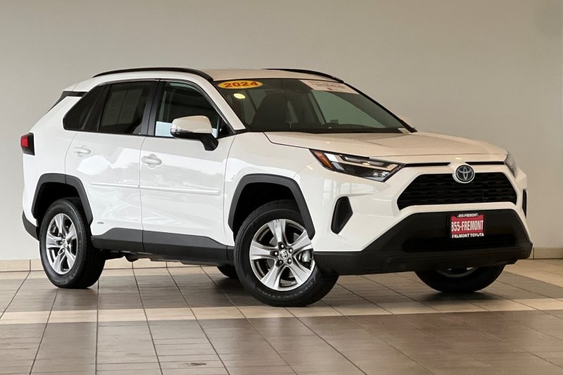 Toyota RAV4 Vehicle Full-screen Gallery Image 02