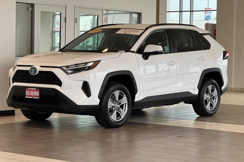 Toyota RAV4 Vehicle Full-screen Gallery Image 08