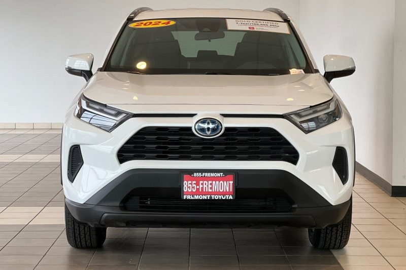 Toyota RAV4 Vehicle Full-screen Gallery Image 09
