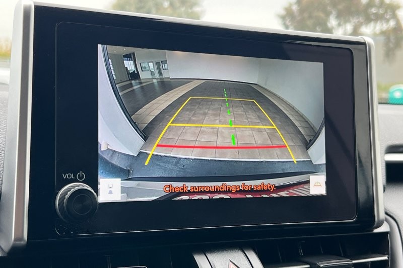 Toyota RAV4 Vehicle Full-screen Gallery Image 19