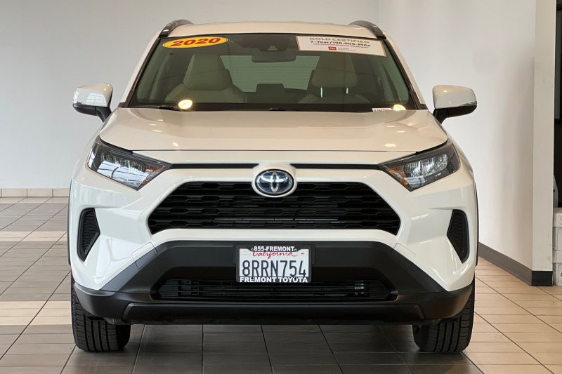 Toyota RAV4 Hybrid Vehicle Full-screen Gallery Image 09