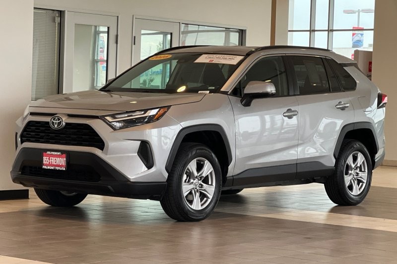 Toyota RAV4 Vehicle Full-screen Gallery Image 08