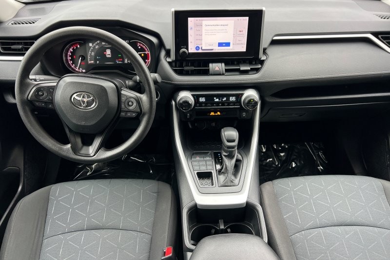 Toyota RAV4 Vehicle Full-screen Gallery Image 13