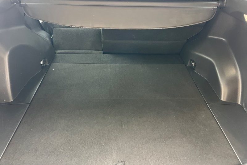 Toyota RAV4 Vehicle Full-screen Gallery Image 15