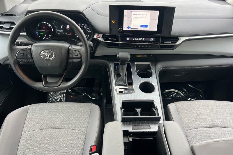 Toyota Sienna Vehicle Full-screen Gallery Image 13