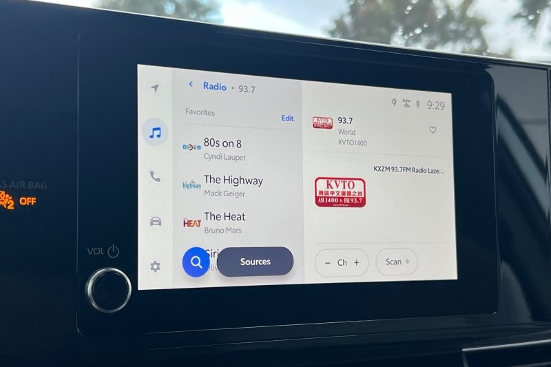 Toyota Sienna Vehicle Full-screen Gallery Image 19