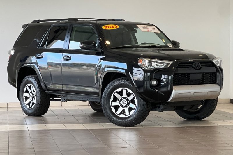Toyota 4Runner Vehicle Full-screen Gallery Image 02