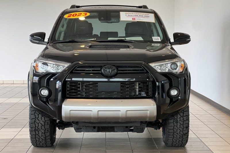 Toyota 4Runner Vehicle Full-screen Gallery Image 09