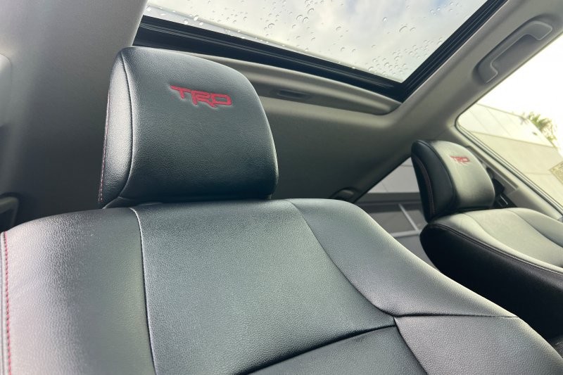 Toyota 4Runner Vehicle Full-screen Gallery Image 17