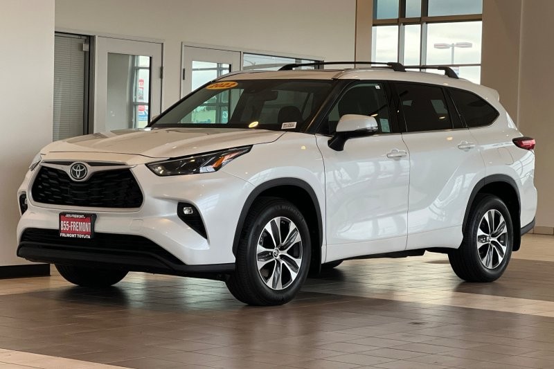 Toyota Highlander Vehicle Full-screen Gallery Image 08