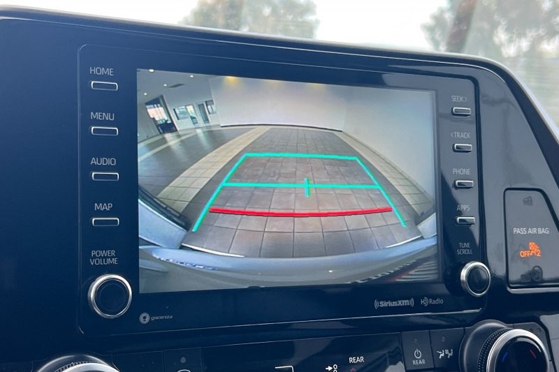 Toyota Highlander Vehicle Full-screen Gallery Image 20