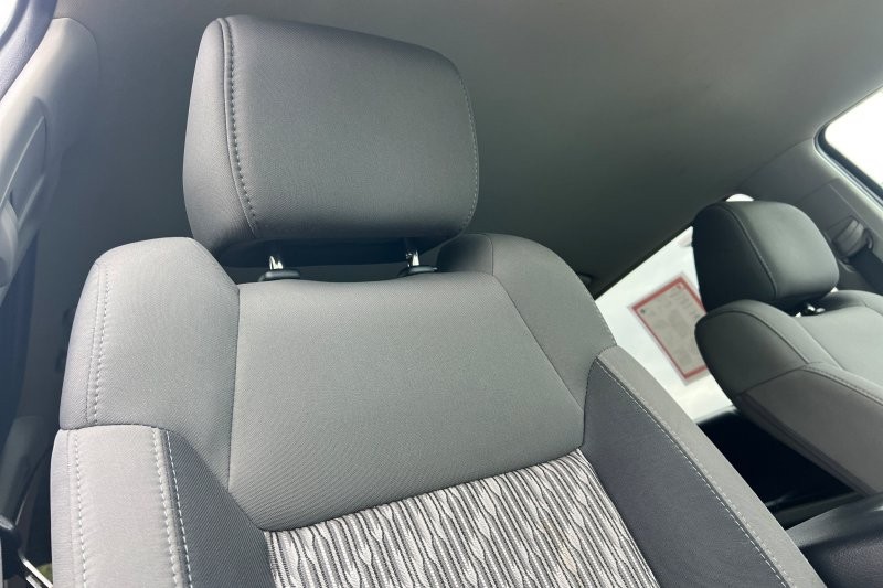 Toyota Tundra 4WD Vehicle Full-screen Gallery Image 16