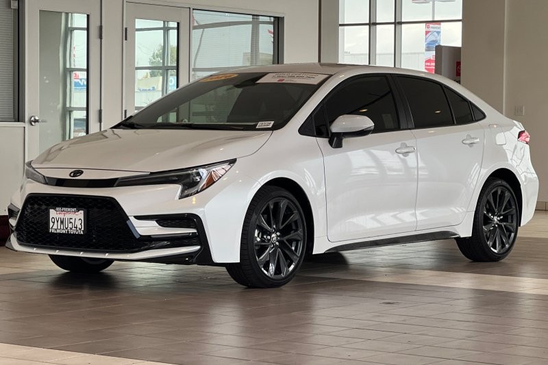 Toyota Corolla Vehicle Full-screen Gallery Image 08