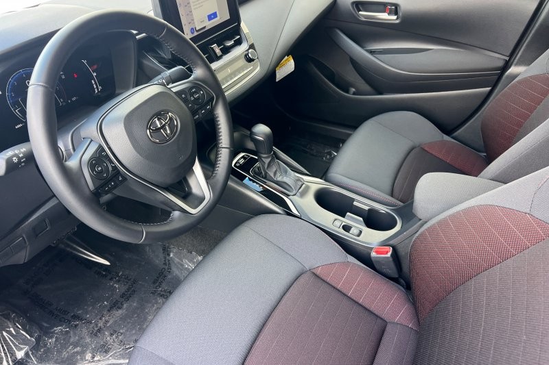 Toyota Corolla Vehicle Full-screen Gallery Image 10