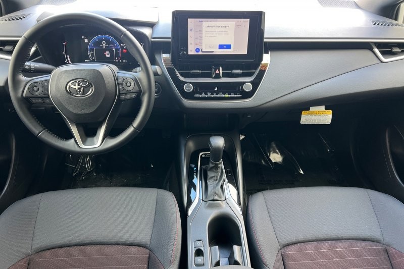 Toyota Corolla Vehicle Full-screen Gallery Image 13
