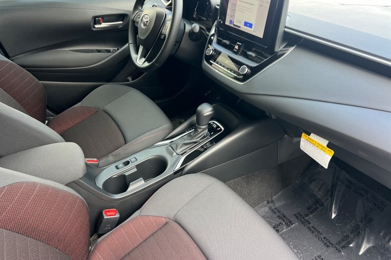 Toyota Corolla Vehicle Full-screen Gallery Image 15