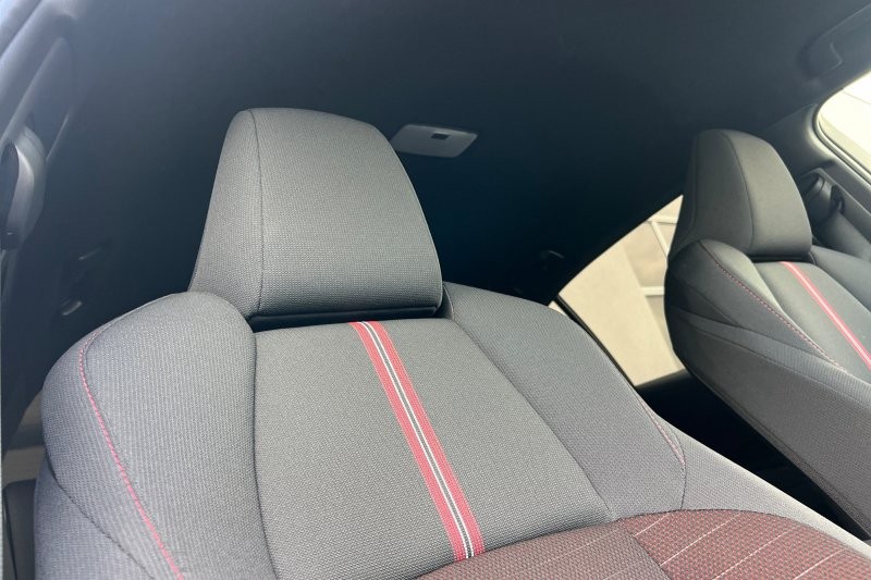 Toyota Corolla Vehicle Full-screen Gallery Image 16