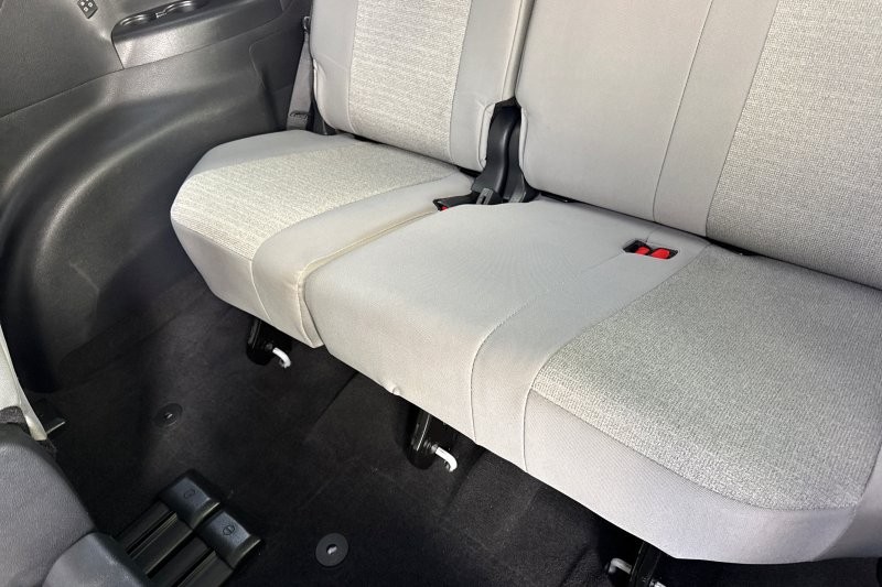 Toyota Sienna Vehicle Full-screen Gallery Image 15