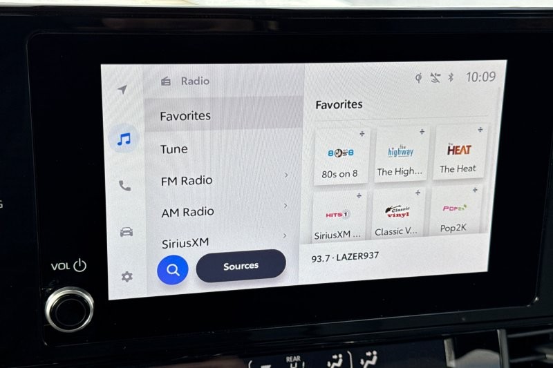 Toyota Sienna Vehicle Full-screen Gallery Image 19