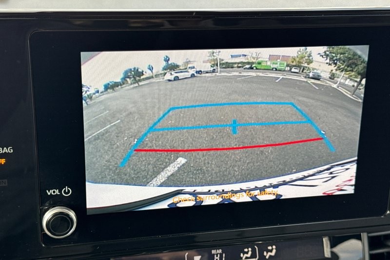 Toyota Sienna Vehicle Full-screen Gallery Image 20