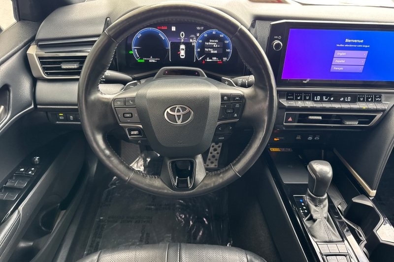 Toyota Camry Vehicle Full-screen Gallery Image 14