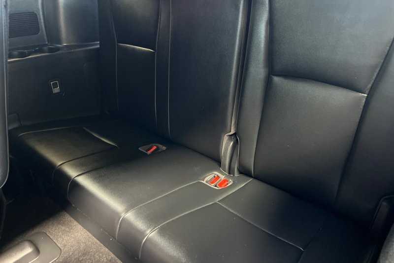 Toyota Highlander Vehicle Full-screen Gallery Image 15