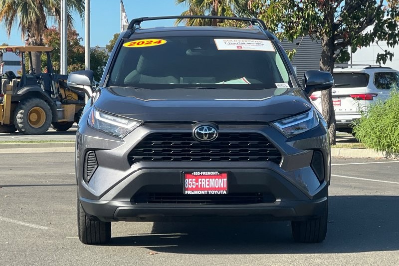 Toyota RAV4 Vehicle Full-screen Gallery Image 09