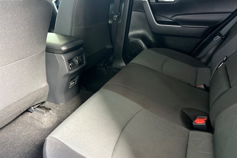 Toyota RAV4 Vehicle Full-screen Gallery Image 12