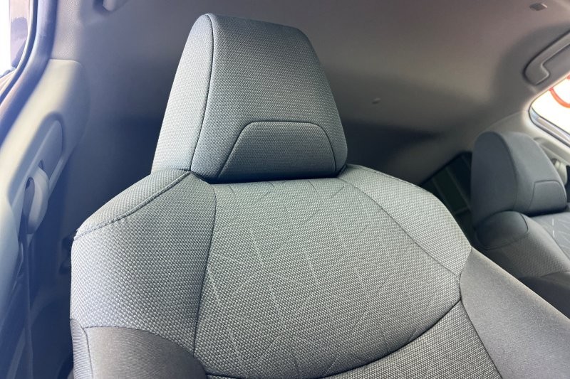 Toyota RAV4 Vehicle Full-screen Gallery Image 17