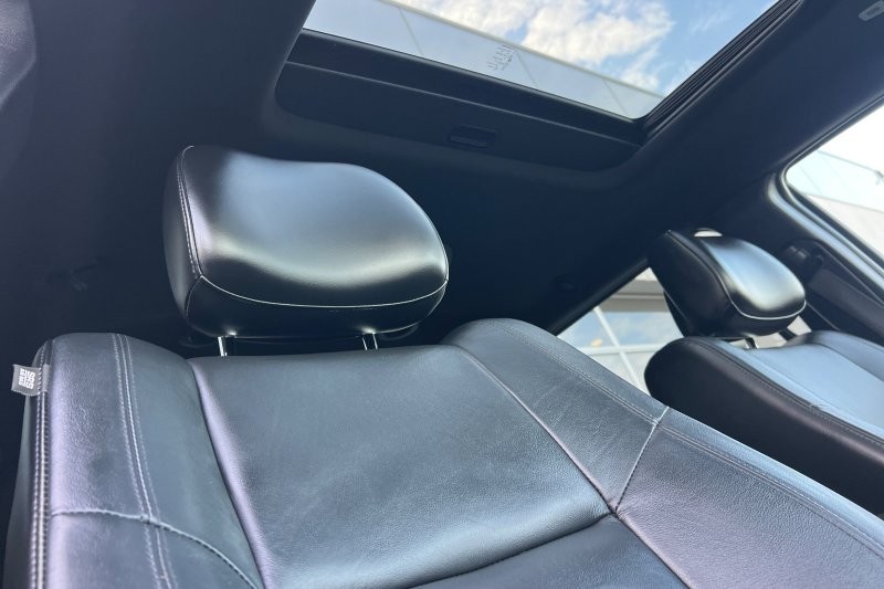 Dodge Durango Vehicle Full-screen Gallery Image 18